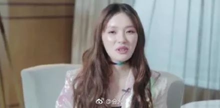 她的脸变成了梯形，彻底垮了！难道又要怪整牙