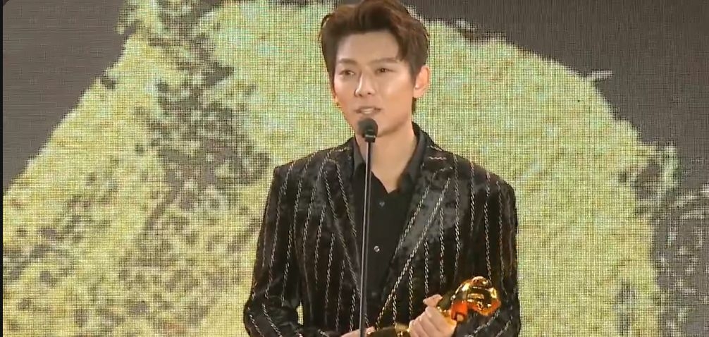 丝路凝聚力盛典现场:马苏久未亮相状态好,刘敏涛造型惊艳完胜!