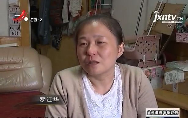 父亲的墓碑样纸上，突然出现了让人意外的名字...