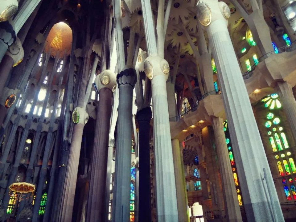 一个“疯子”,把烂尾楼盖成了世界文化遗产