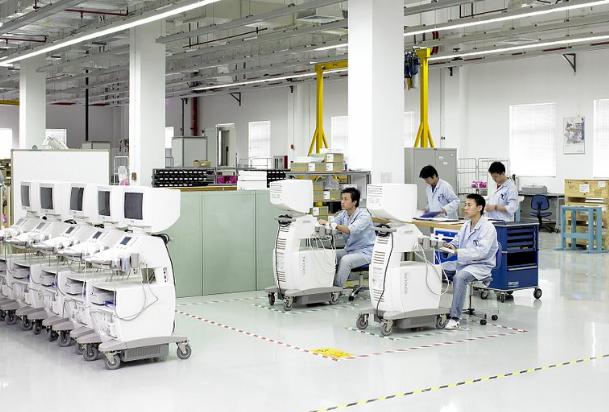 将一个小企业发展为多元化的集团，看他做了什么？