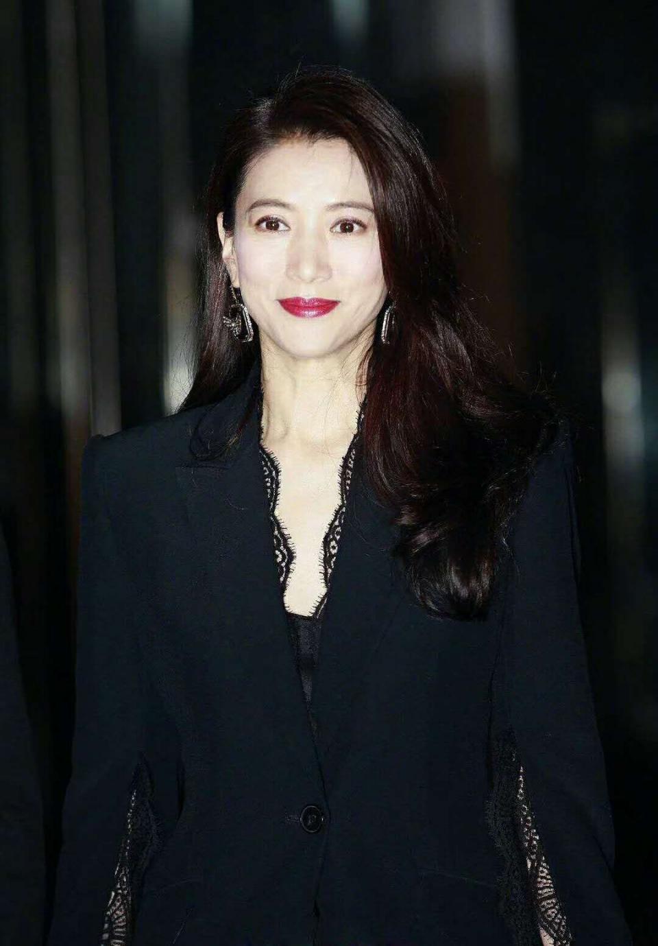 被封最丑港姐脾气差被封杀还当小三?袁咏仪