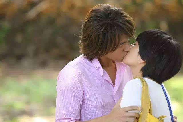 37岁Ella晒照惊呆网友，旧日活力少女如今老态横生！