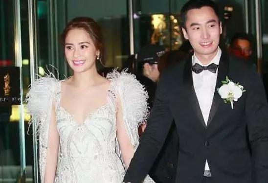 女星为了减肥有多拼?60岁的杨丽萍,只吃个苹果都算暴饮暴食!