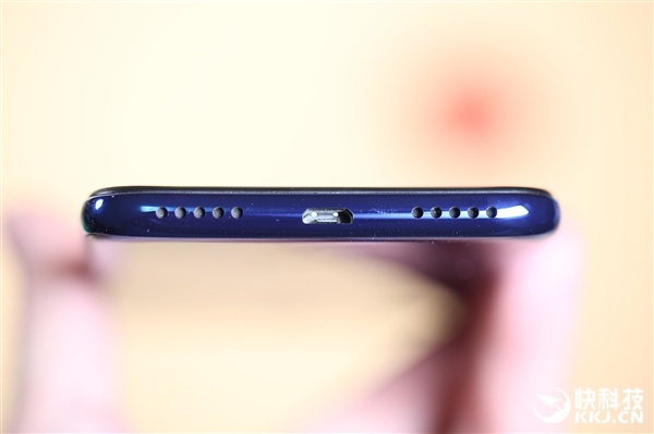 1099元！小米Play开箱图赏：后背渐变酷炫