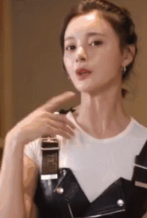 王凯初恋整成低配版沈梦辰！连她整形后遗症的朝天鼻也照搬了···