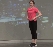 搞笑gif:当我看到一个我喜欢的女孩并试图采取正常行动时