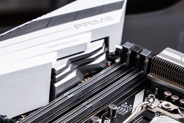 华硕PRIME X299-DELUXE II主板评测：能驾驭18核处理器的大师