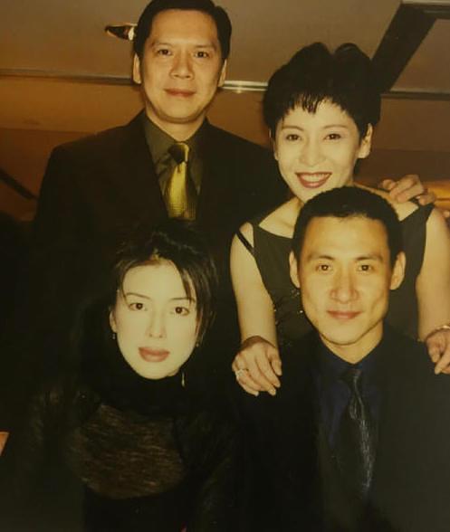 向华强因何专宠又胖又凶的向太30多年,年轻时照片秒杀关之琳