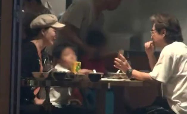 陈少霞喂8亿富豪老公吃中药终成功怀胎三月,男方61岁已有外孙