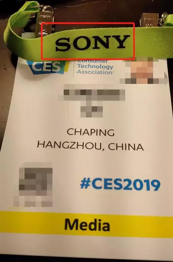 轰动全球的可折叠手机，我终于亲手试了一下！