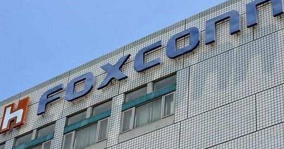 他傍上乔布斯成台湾首富,一天造50万台iPhone,今身家缩水81亿