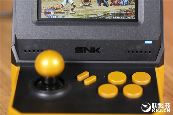 SNK NEOGEO mini游戏机开箱图赏:内置40款经典游戏