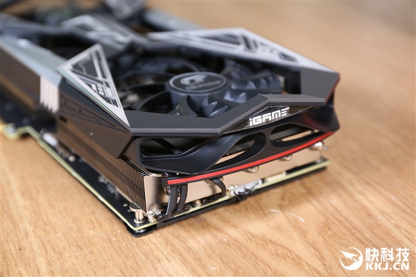 带一块屏幕 七彩虹iGame RTX 2060 Vulcan X OC拆解图赏