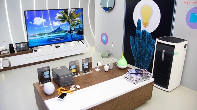 伪需求横行,厂商各自为战,IoT 行业该如何破局?