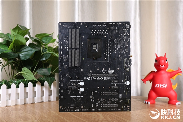 性价比、超频兼具！微星MEG Z390 ACE主板图赏