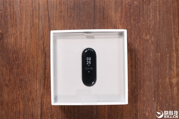 小米手环3新包装公布 雷军：为调整几乎逼疯设计师