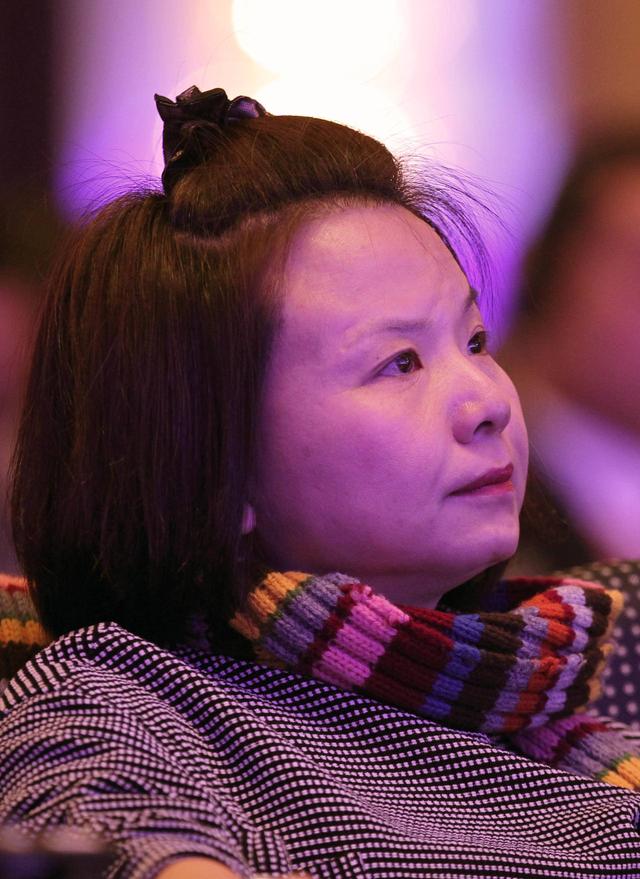 她是昔日卖花姑娘身家265亿，寒流凛冽负债300亿，能否走出泥潭？