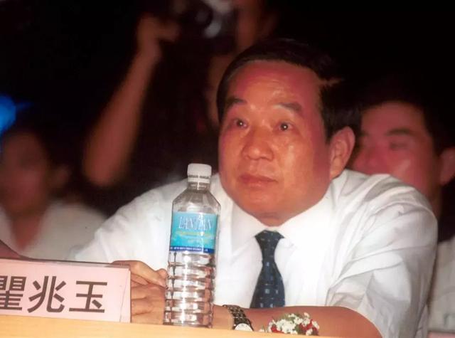 退市蓝田要回归？18年前业绩造假摘牌，如今盯上云南首富壳公司