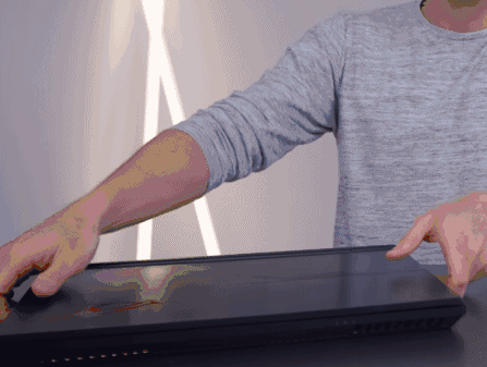 在这款笔记本面前，所有的台式机都弱爆了……