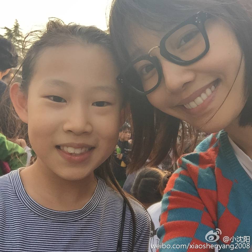 小沈阳13岁女儿颜值飙升，网友：天呐，女儿好美啊！