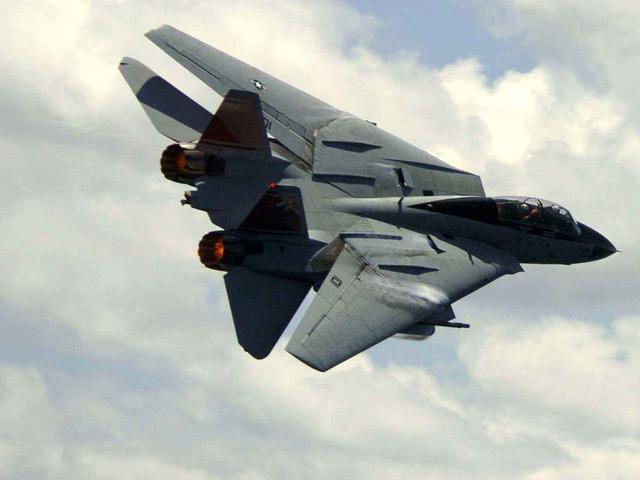 同门相争,来自洛马公司的F35和F22究竟谁更好?F35简直就是全能