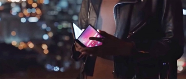 双屏如翻书！三星可折叠手机将定名Galaxy Fold：今晚发布