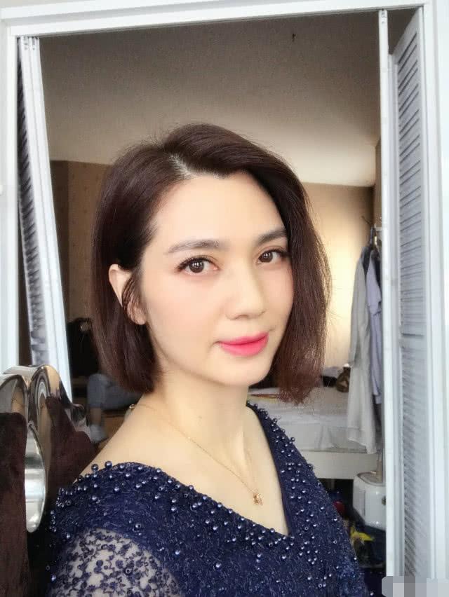 洪欣深夜称自己太笨被质疑家庭变故 秒删后再重发