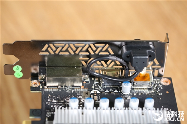 七彩虹iGame GTX 1660 Ti Ultra 6G显卡拆解图赏