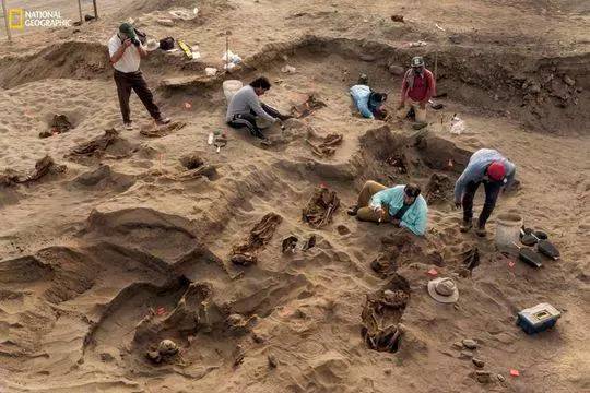 秘鲁发现一处古代墓葬269名儿童被撕裂心脏后活埋