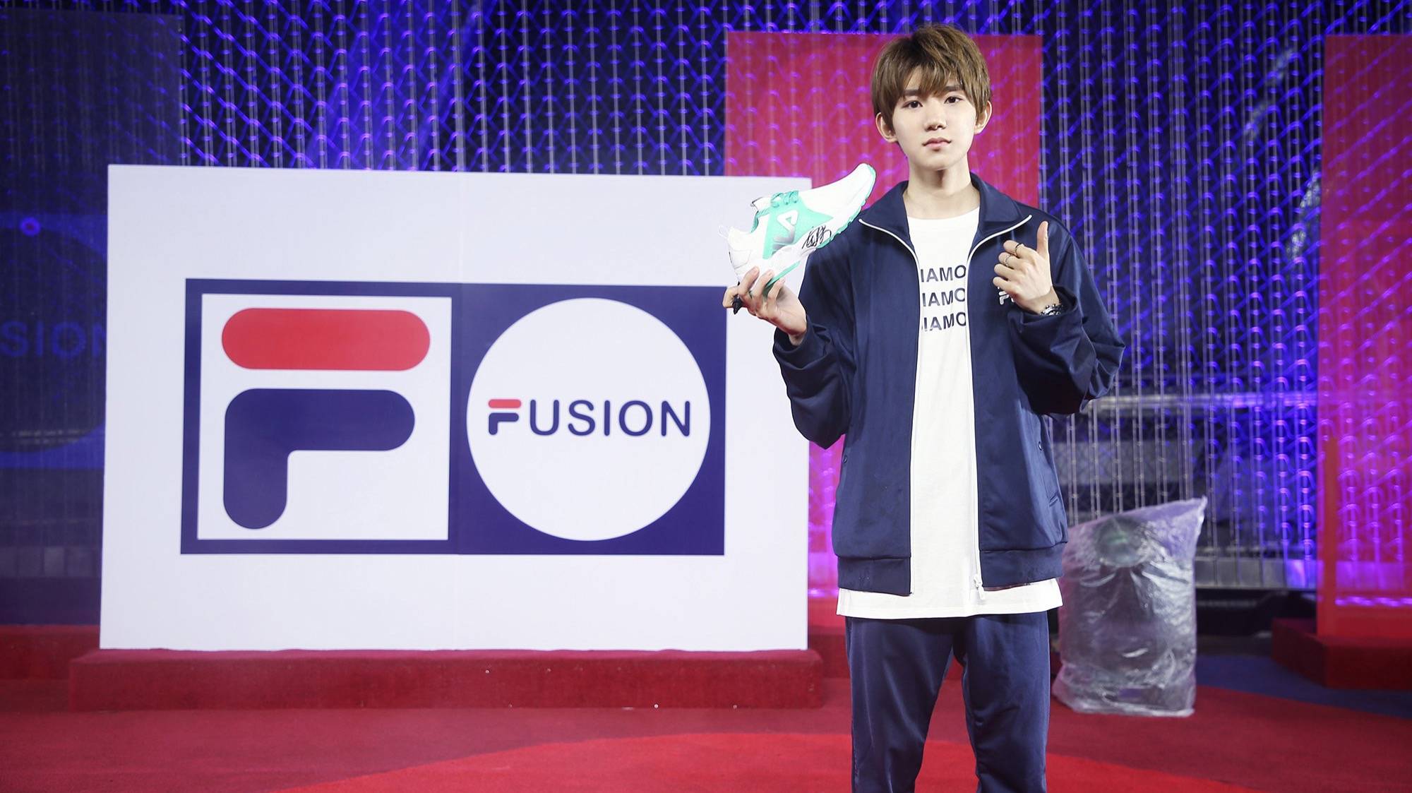 2018年营收同比增长44.4%：除了“喜提”王源，安踏还干了啥？