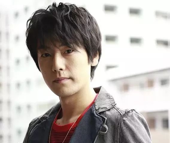 及川光博可以说是日本一位极具个人风格,做事特立独行的艺人.