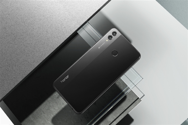 上市173天 荣耀8X系列全球出货突破1000万台