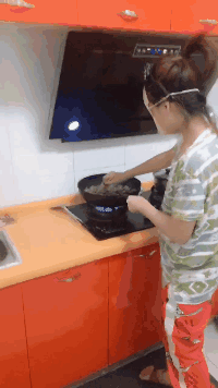 搞笑动态图:老衲祖上三代都是得道高僧