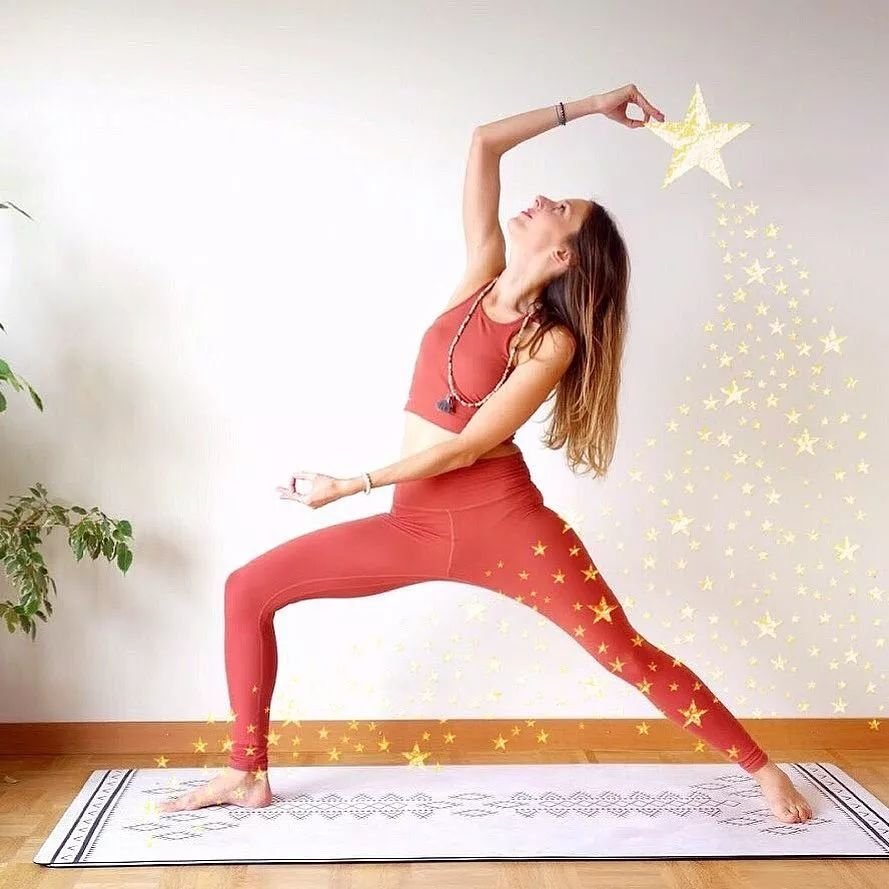 瑜伽,男孩子练下盘对前列腺好,女孩子练腰身体