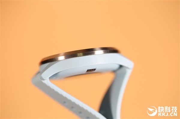 迪丽热巴代言 GARMIN指针式健康运动腕表开箱图赏