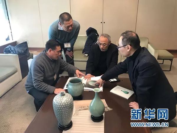中国工艺美术大师向日本陶瓷美术馆捐赠青瓷作品__凤凰网