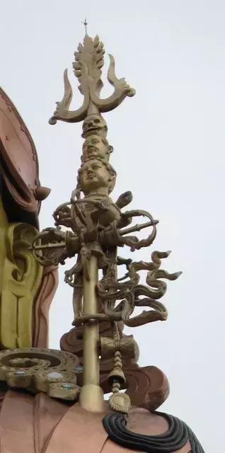 世界第一大的“莲花生大士”塑像