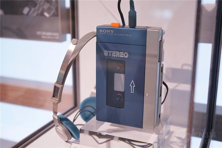 索尼爱立信W系列 索尼爱立信W系列:十多年前的音乐手机