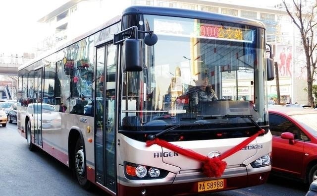 94年前的春天,天津首辆公共汽车始发,4枚铜钱一站,穷人坐不起