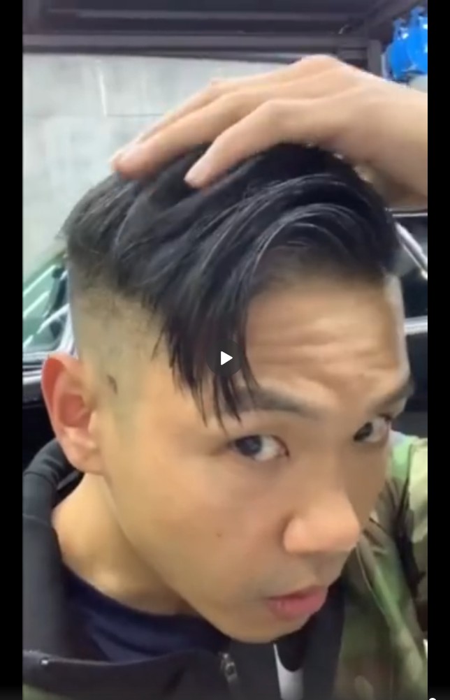 周杰伦不出专辑却在给黑人理发，一刀下去黑人一脸懵逼！