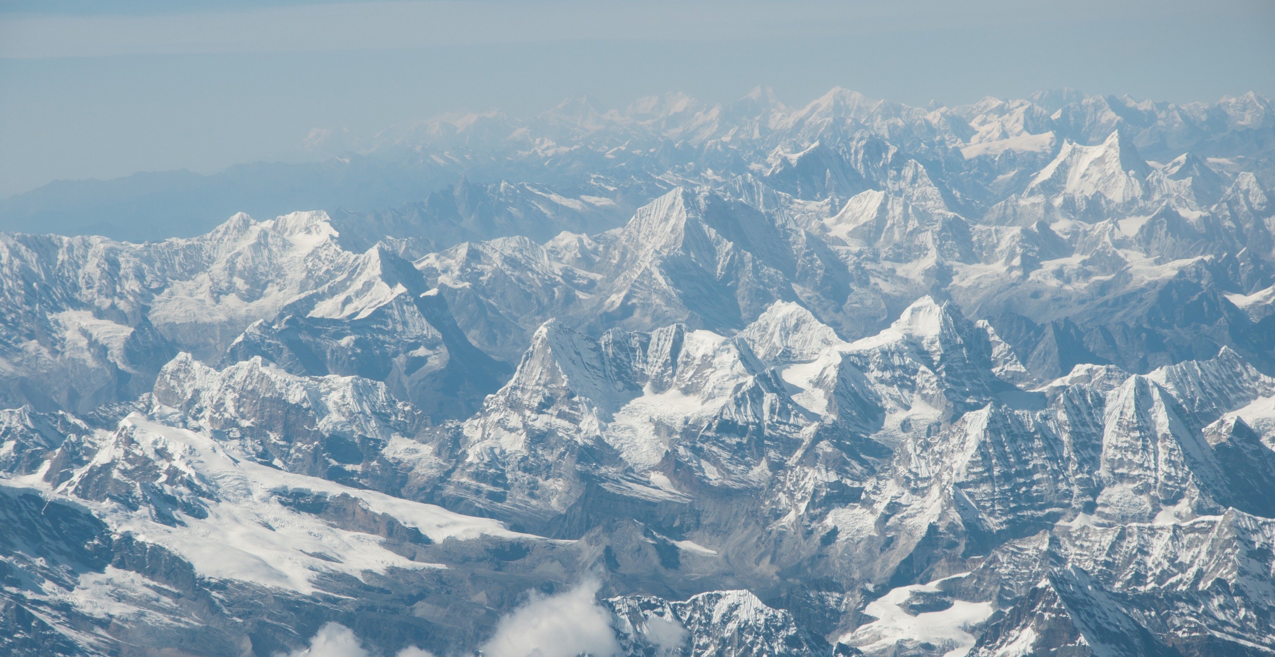 米高空下看西藏珠穆朗玛峰就在眼前