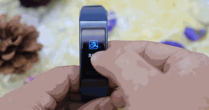 运动+健康+生活，手腕上的24小时助理，华为手环3 Pro评测 | 钛极客