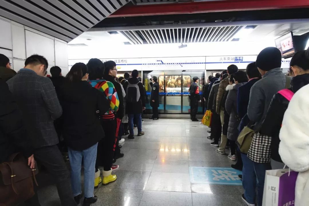 火车南站人多？对不起，今后人会更多！