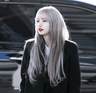 Lisa心机好深啊，为了显腿长居然这样穿牛仔裤！