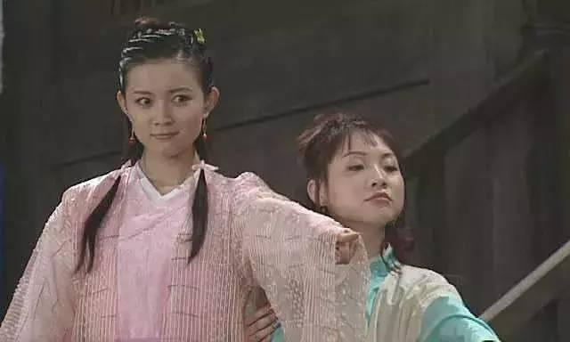 《武林外传》里的最美遗珠，如今整得六亲不认，双眼皮比卧蚕还大了…