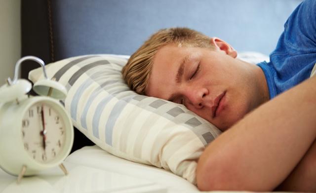 睡觉时为什么俄然身体动不了？答案或许不一样