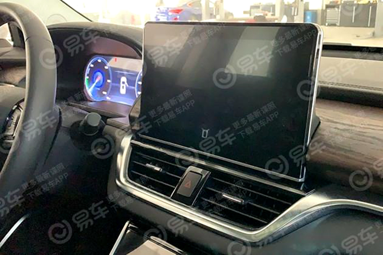 744x0_0_autohomecar__ChsEkVyPKmqAK8NuAAKGRj6eY4M228