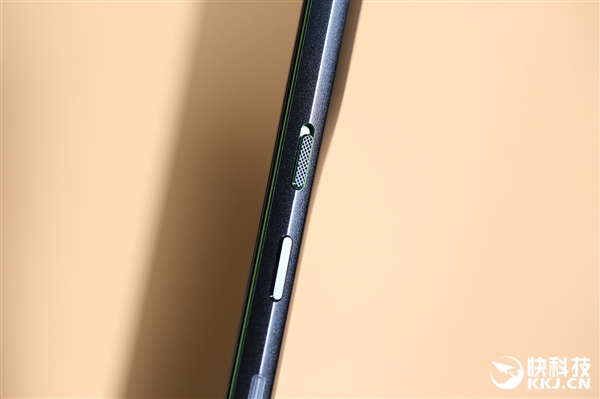 骁龙855+液冷3.0!黑鲨游戏手机2图赏