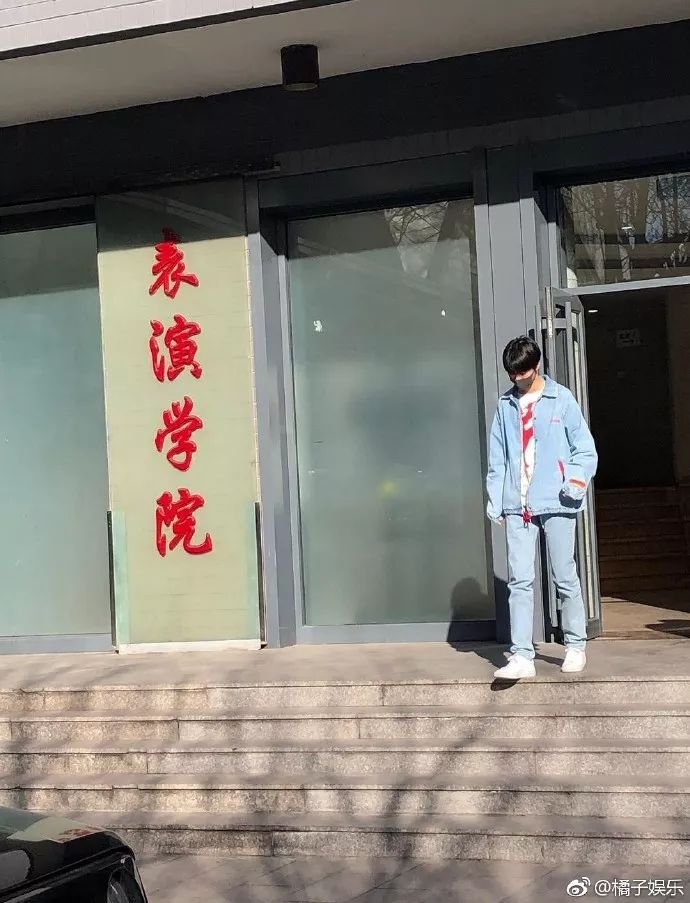 虚红小花强搞cp，倒贴顶级流量，被扒了个底朝天